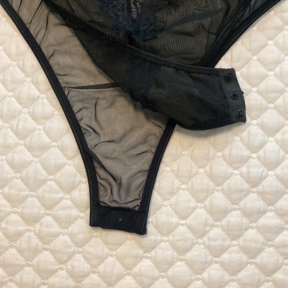 Nasty Gal Strappy Detail Eyelash Lace High Leg Body Black Medium 88% Poly,12% El - Picture 3 of 7